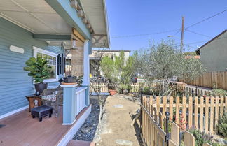 Photo 2 - Charming Craftsman Cottage With Garden & Hot Tub