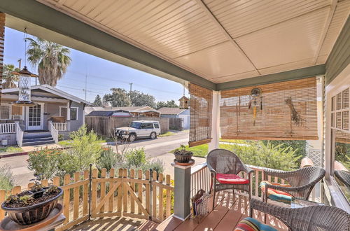 Photo 11 - Charming Craftsman Cottage With Garden & Hot Tub