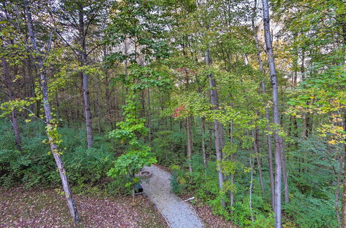 Photo 8 - 'serenity Now' Cabin w/ Fire Pit + Game Room