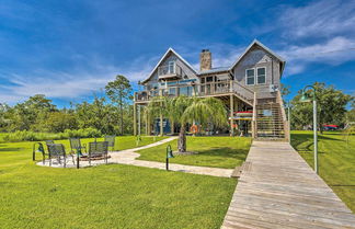 Foto 1 - Spacious & Secluded Stilt Home on Fontaine Reserve