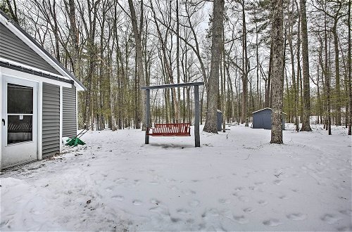Foto 12 - Remote Michigan Retreat on 10 Acres w/ Grill