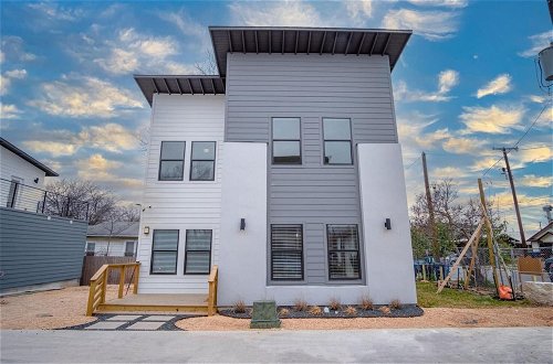 Photo 2 - Brand NEW Stylish 3BR 2BA Near Exciting Downtown
