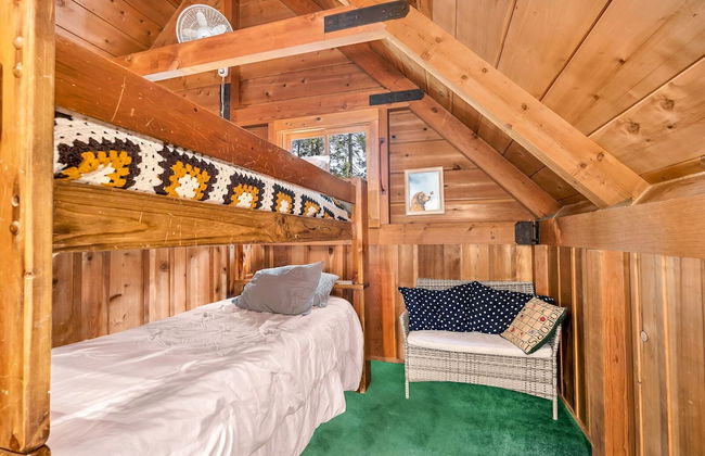 Rustic Knotty Pine - Minutes to the Water! - Foto 3