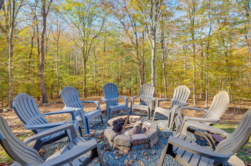 Photo 25 - Spacious & Serene Lake Ridge Retreat w/ Game Room