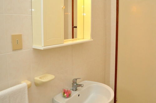 Photo 11 - Delightful Flat for 8 Guests in Bibione - Beahost