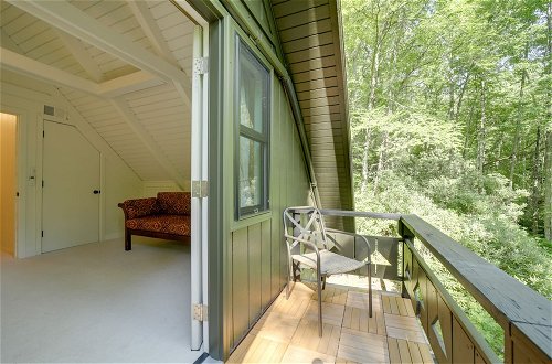 Foto 7 - Sapphire Treehouse Cabin w/ Views, Deck, Fireplace