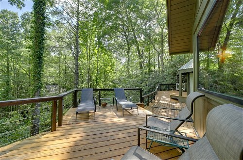 Foto 28 - Sapphire Treehouse Cabin w/ Views, Deck, Fireplace