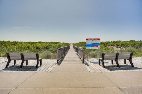 Foto 6 - Wildwood Condo: Ocean-view Balcony, Walk to Beach