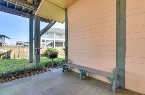 Photo 30 - Crystal Beach Home w/ Ocean Views - Walk to Beach