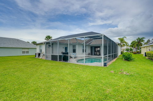 Foto 8 - Sunny Fort Myers Home w/ Heated Pool