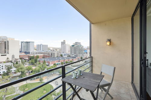 Foto 19 - Downtown Reno Penthouse w/ Panoramic Views