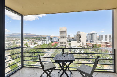 Foto 28 - Downtown Reno Penthouse w/ Panoramic Views