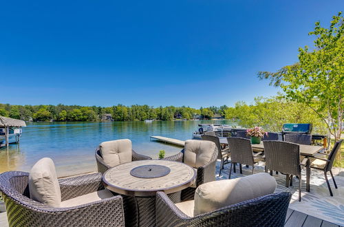 Foto 1 - Traverse City Cottage w/ Waterfront Deck & Dock