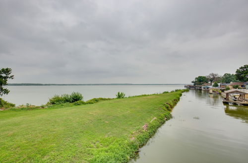 Photo 14 - Cedar Creek Lake House w/ Hot Tub & Private Dock