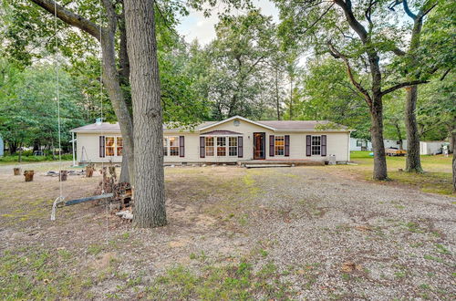 Foto 4 - Caseville Home: Walk to Beach on Lake Huron