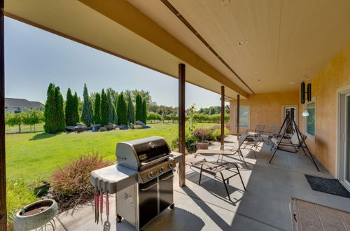 Photo 1 - West Richland Home w/ Vineyard & Mountain Views