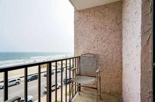 Foto 4 - Beachfront 4th-floor Condo w/ Community Pool