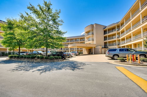 Photo 16 - Auburn Retreat w/ Balcony - Walk to Campus