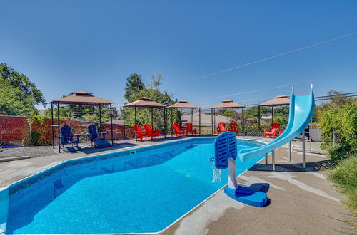 Foto 4 - Yakima Home Rental: Seasonal Outdoor Pool, Hot Tub