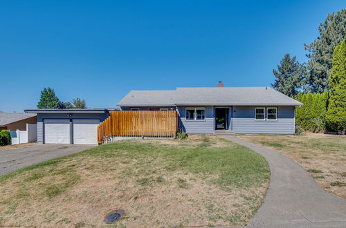 Photo 22 - Yakima Home Rental: Seasonal Outdoor Pool, Hot Tub