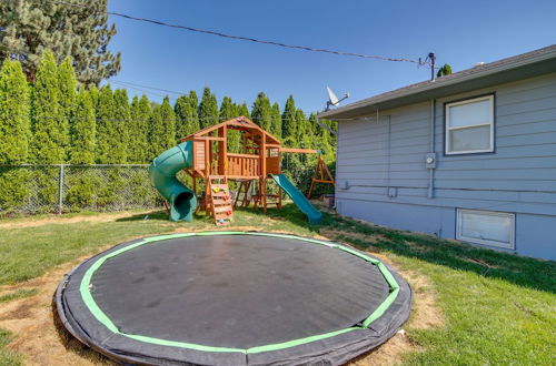 Photo 24 - Yakima Home Rental: Seasonal Outdoor Pool, Hot Tub