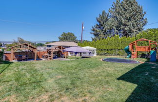 Photo 3 - Yakima Home Rental: Seasonal Outdoor Pool, Hot Tub