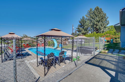 Photo 21 - Yakima Home Rental: Seasonal Outdoor Pool, Hot Tub