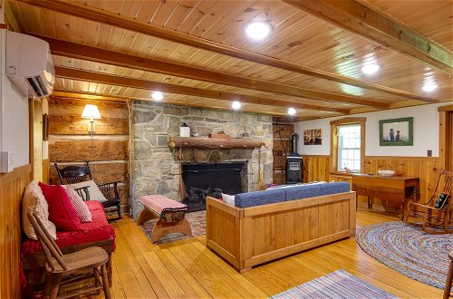 Foto 13 - Historic Morrisdale Area Cabin w/ Deck & Fireplace