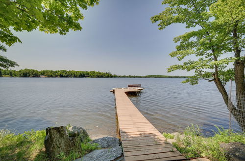 Foto 2 - Lakefront Michigan Retreat w/ Private Dock