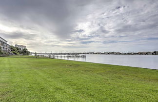 Photo 3 - Sunny Florida Condo: 4 Mi to Gulf Islands Seashore