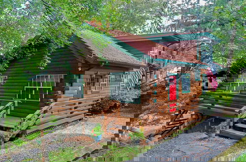 Foto 22 - Serene Cabin in the Smokies w/ 2 Decks & Hot Tub