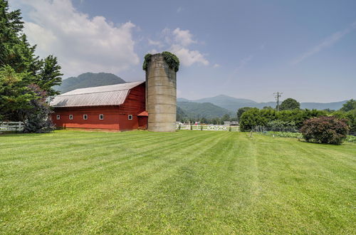 Foto 43 - Maggie Valley Historic Farmhouse on 5 Acres