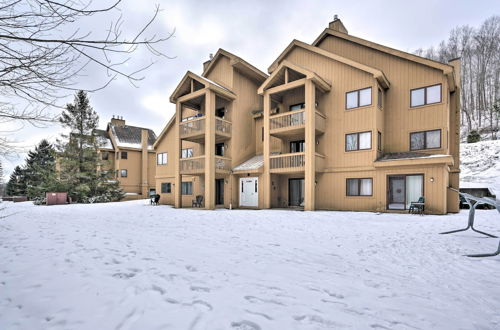 Foto 7 - Ski-in/out & Golf Condo w/ A/C at Holiday Valley