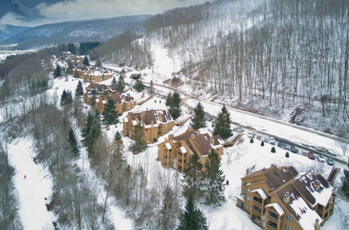 Foto 6 - Ski-in/out & Golf Condo w/ A/C at Holiday Valley