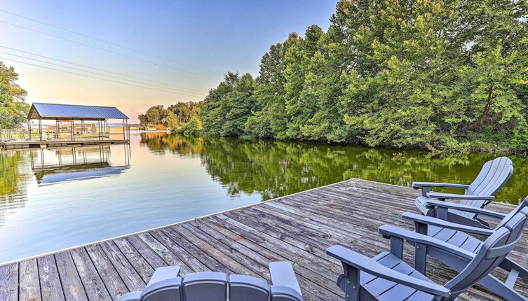 Photo 1 - Luxurious Waterfront Home on Pickwick Lake