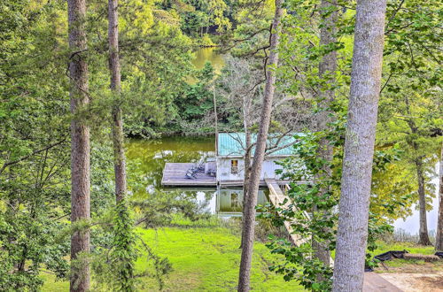 Photo 9 - Luxurious Waterfront Home on Pickwick Lake