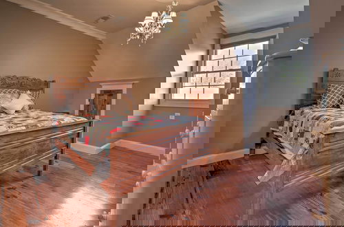 Foto 3 - Secluded Getaway Home w/ Trails + Waterfall