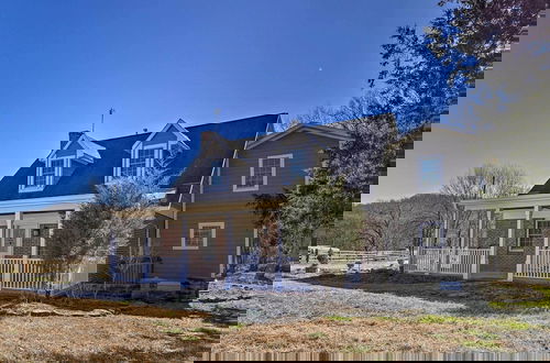 Foto 8 - Secluded Getaway Home w/ Trails + Waterfall