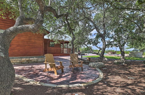 Foto 12 - Dripping Springs Cabin With Hill Country Views