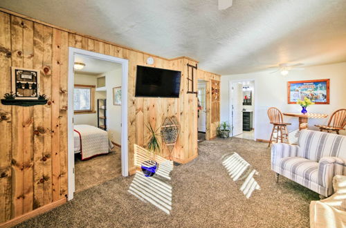 Photo 5 - Peaceful Marquette Cottage w/ Sunroom