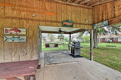 Photo 21 - Cozy Pass Christian House W/porch Steps From Beach