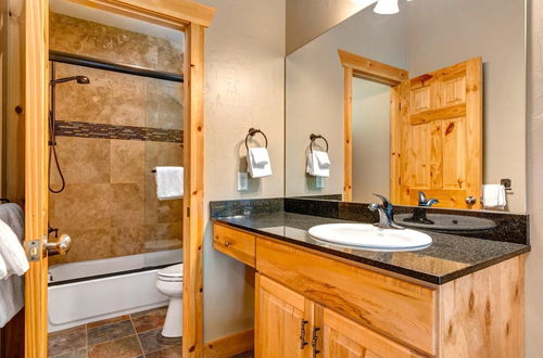 Photo 9 - Timber Wolf Lodge 2 Bedrooms TWL-12C by KBM