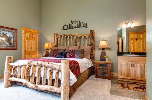 Photo 2 - Timber Wolf Lodge 2 Bedrooms TWL-12C by KBM