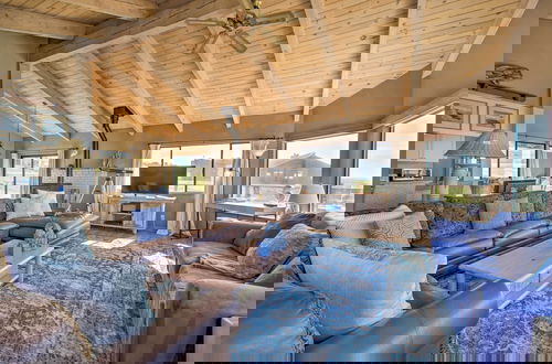 Foto 19 - Spectacular Ocean View Retreat w/ Private Beach