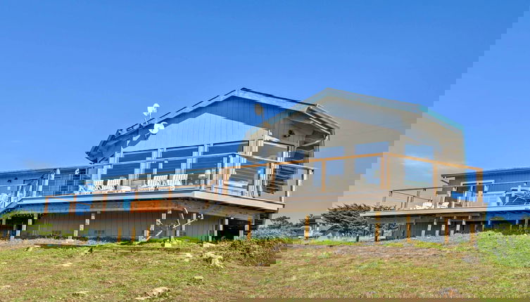 Foto 1 - Spectacular Ocean View Retreat w/ Private Beach