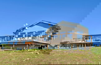 Foto 1 - Spectacular Ocean View Retreat w/ Private Beach