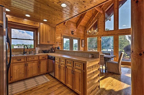 Foto 7 - Piney Creek Mountain-view Cabin w/ Wraparound Deck