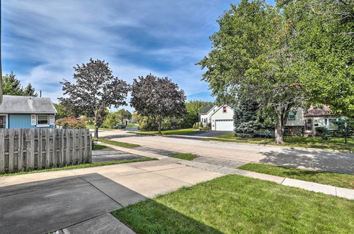 Foto 5 - Glendale Heights Home With Office and Backyard