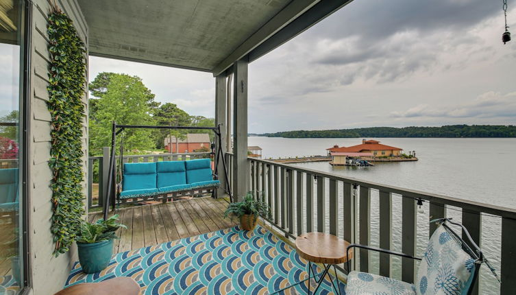 Foto 1 - Spacious Penthouse w/ Stunning Lakefront Views