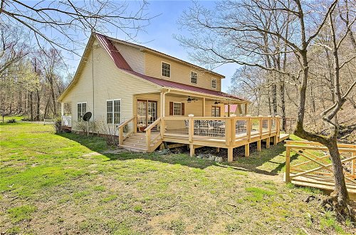 Foto 7 - Remote Tennessee Home w/ Deck, Fireplace, & Creek